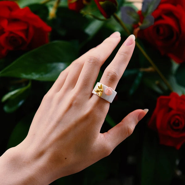 Bee Kiss  Ring