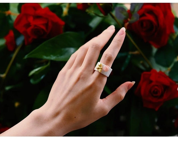 Bee Kiss  Ring